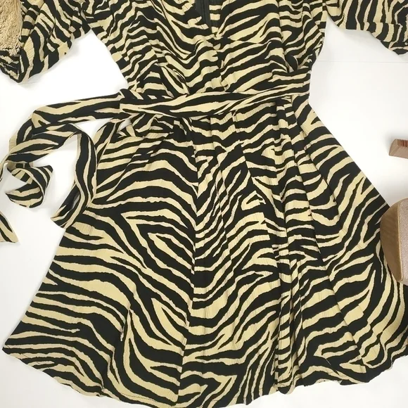 Faithfull the Brand Black & Cream Zebra Print Dress Size 6 Medium - Picture 2 of 12